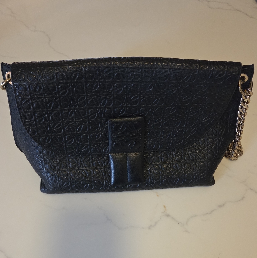 Loewe Avenue leather crossbody bag